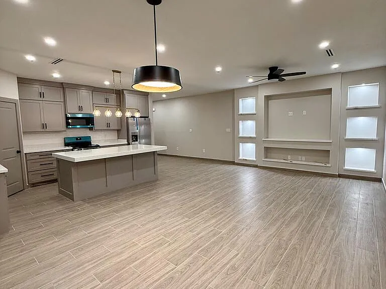 317 Avenida Del Sol #A — Photo 9