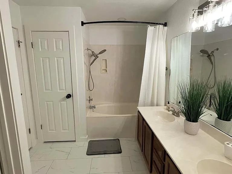 1401 Tetbury Ln — Photo 12