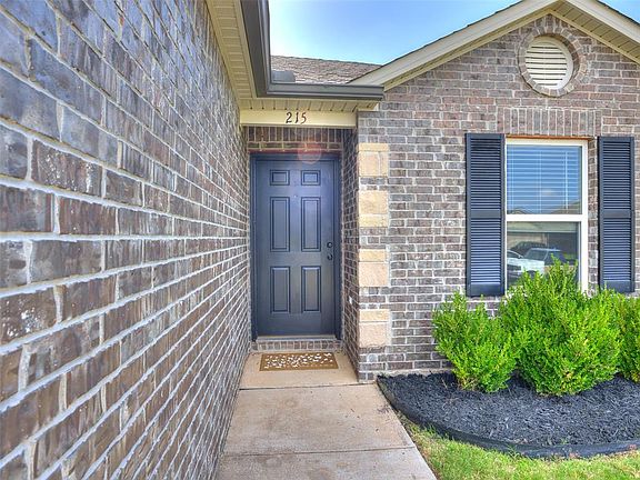 3rd image of 215 Waterside Dr