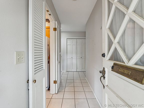 4th image of 35 Brentwood Dr