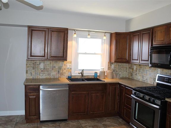 4th image of 3625 Saint Sebastian Ln