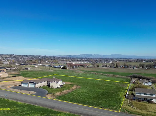 915 S 101st Ave, Yakima, WA 98908