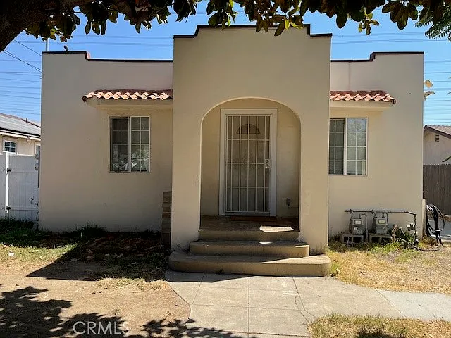2 bed, 816 sqft, $2,700 — Photo 1