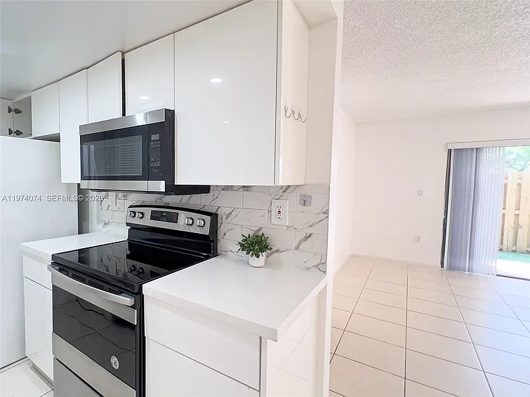 8911 SW 123rd Ct #101 — Photo 11