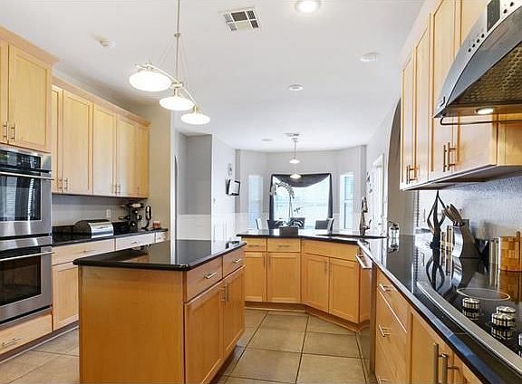 3rd image of 11413 S Easterlyn Cir