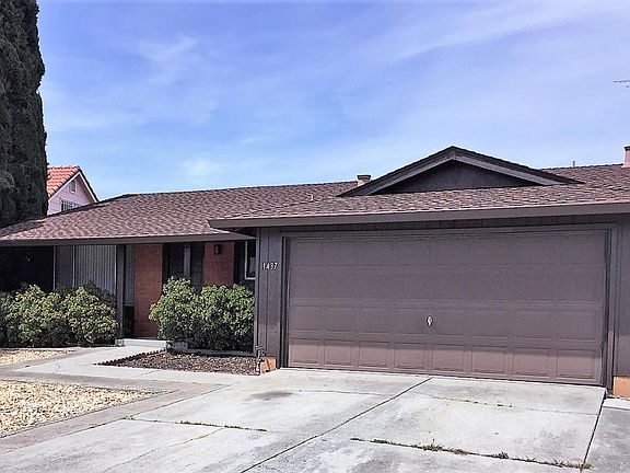 2nd image of 1437 Meadow Glen Way