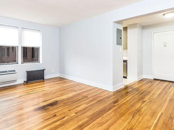 2nd image of 20-10 Seagirt Blvd APT 3A