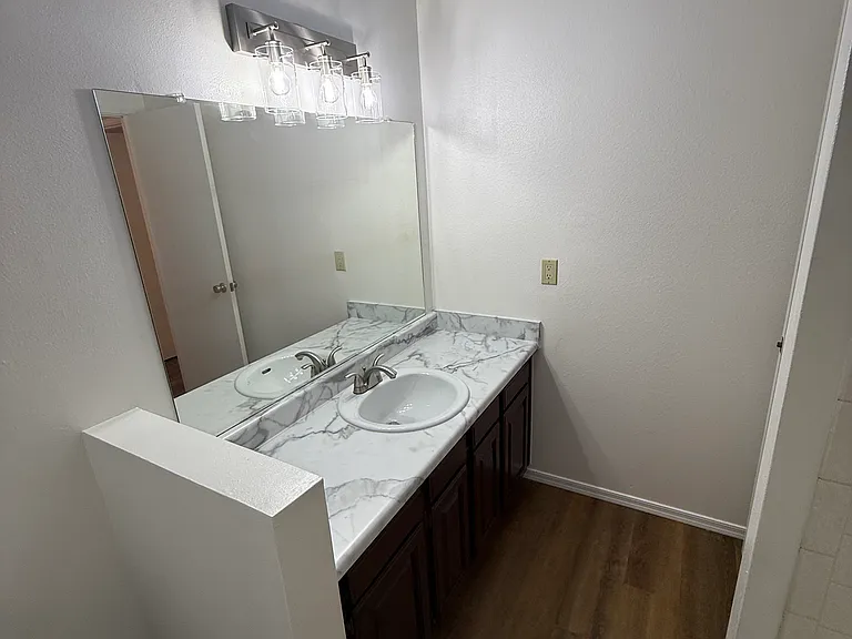 1949 N Swan Rd #19 — Photo 17