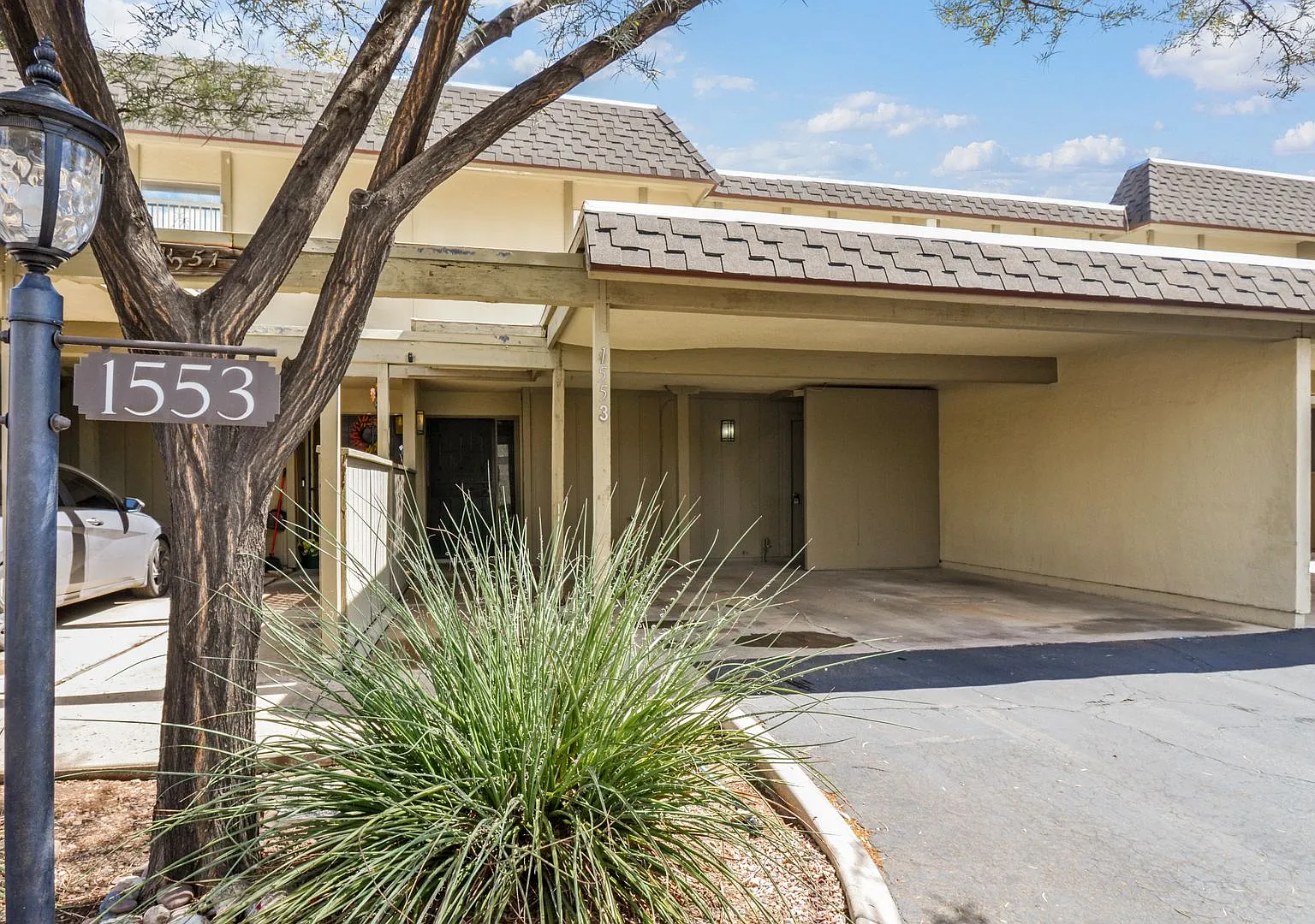 Great Updated, Remodeled Home, A/C, Community Pool, Covered Parking — Photo 1