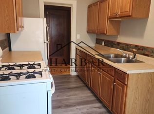 1215 Saint John Ave APT 1, Albert Lea, MN 56007