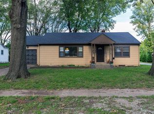 1801 W Main St, Blue Springs, MO 64015