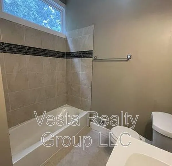 7 Emory St — Photo 9