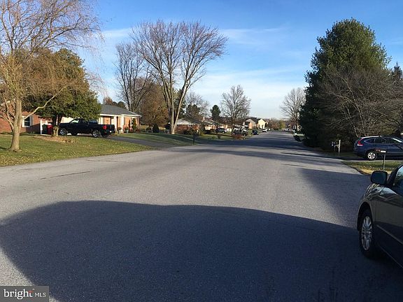 3rd image of 13615 Paradise Dr