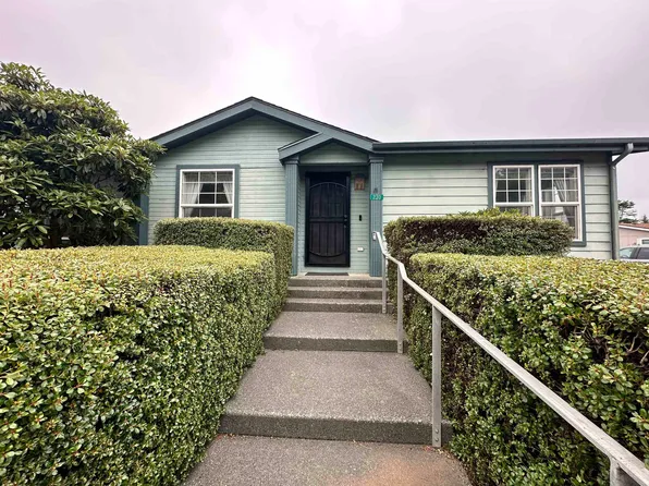 230 Leif Cir, Crescent City, CA 95531