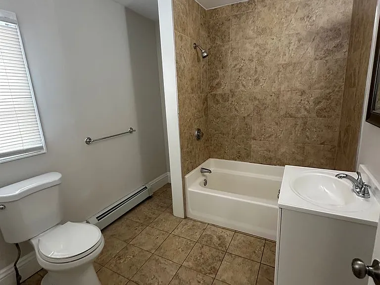 39 America St — Photo 25