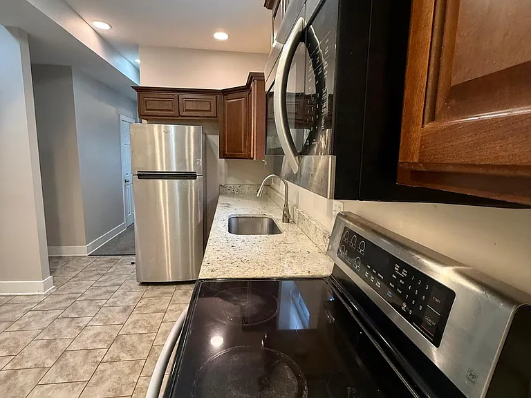 1475 W 112th St #1 — Photo 18