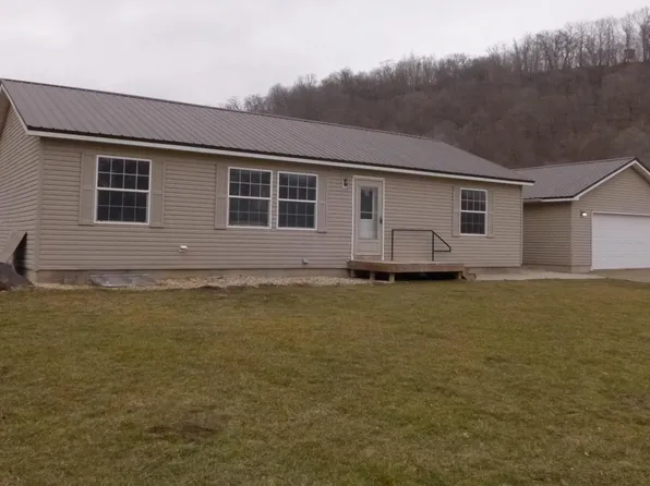 622 Wildcat Dr, Plum City, WI 54761