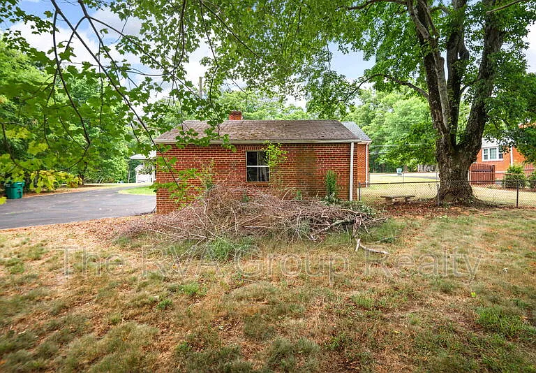 10530 Lambeth Rd — Photo 44