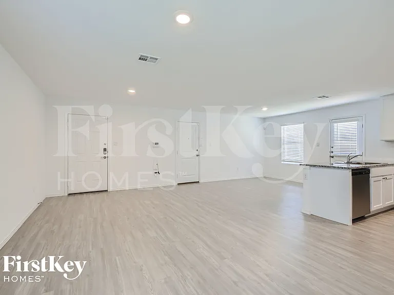 13835 Llama Pl — Photo 7