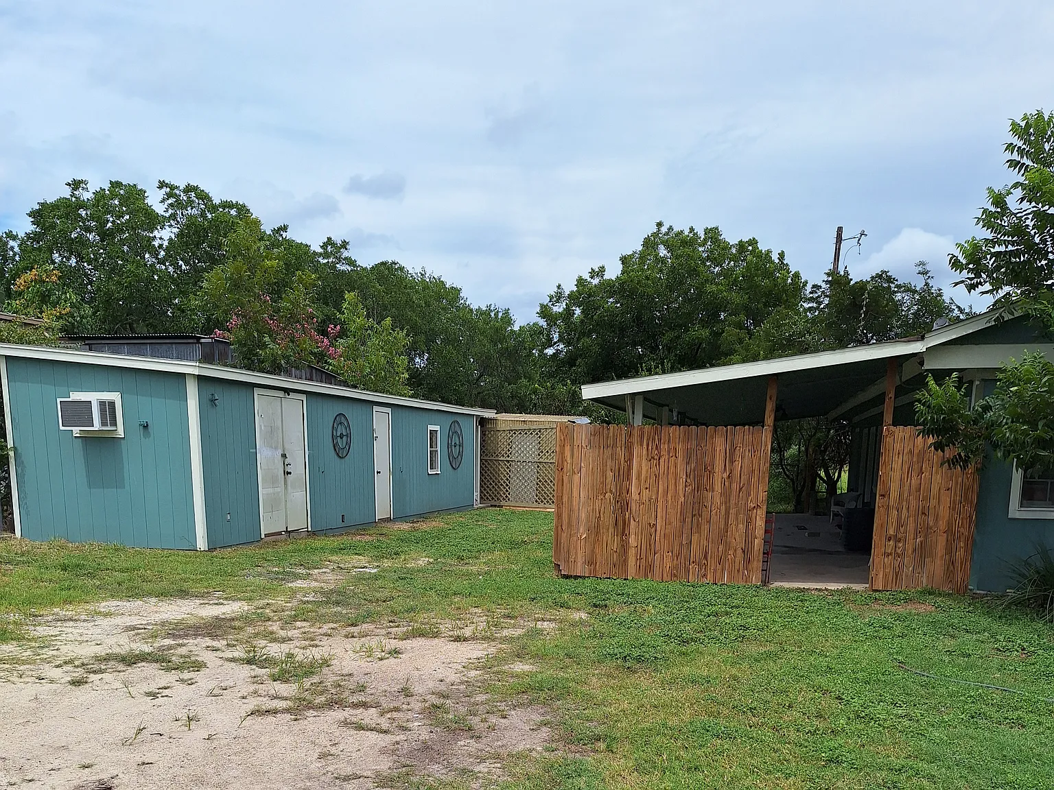 3 bed, 1100 sqft, $1,400 — Photo 4