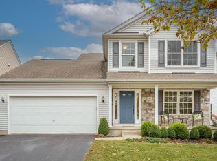 52 Gold Meadow Dr, Lewis Center, OH 43035