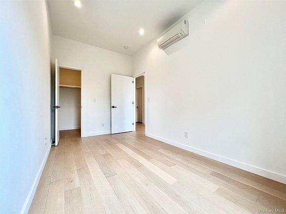 5th image of 427 Metropolitan Avenue