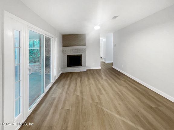 3rd image of 10912 CHALLEUX Court