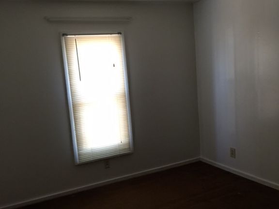 3rd image of 1312 E. Vine St. #3