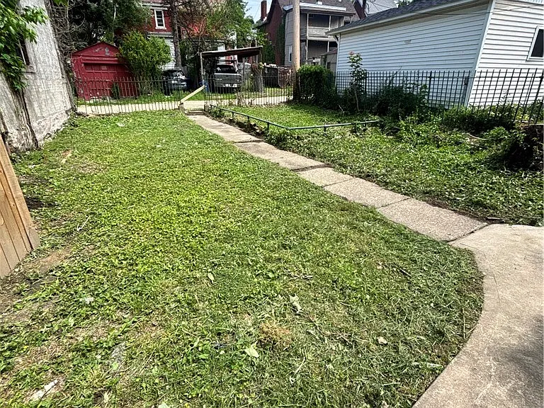 247 Rochelle St — Photo 25