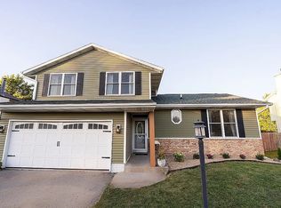 4040 Willowood Ave, Marion, IA 52302