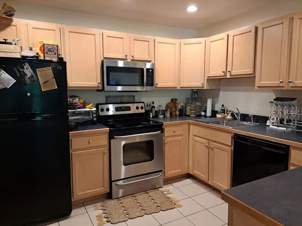 25 Alpine St Unit 31, Hyde Park, MA 02136