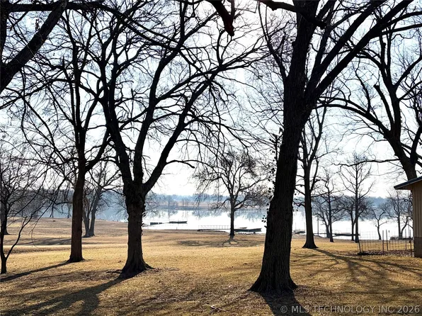 38 Robin Rd, Adair, OK 74330