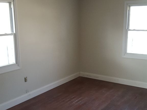 3rd image of 15607 113th Ave