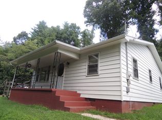 513 Grayson St, Fries, VA 24330