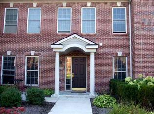 5694 Hampshire Ln, Ypsilanti, MI 48197