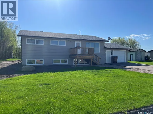 42 6th St NE, Wadena, SK S0A 4J0