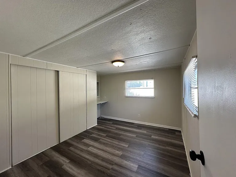 5844 Sunshine Park Dr — Photo 3
