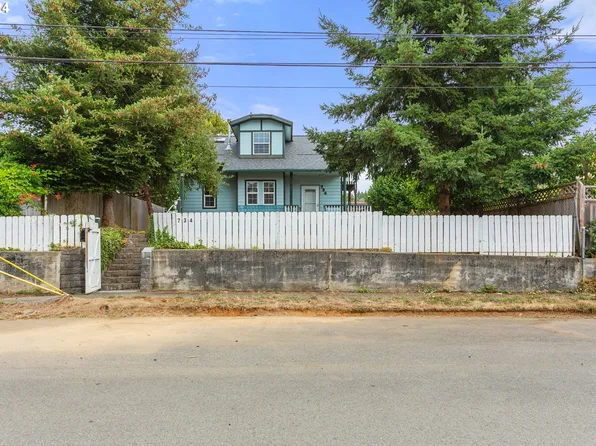 734 N Collier St, Coquille, OR 97423