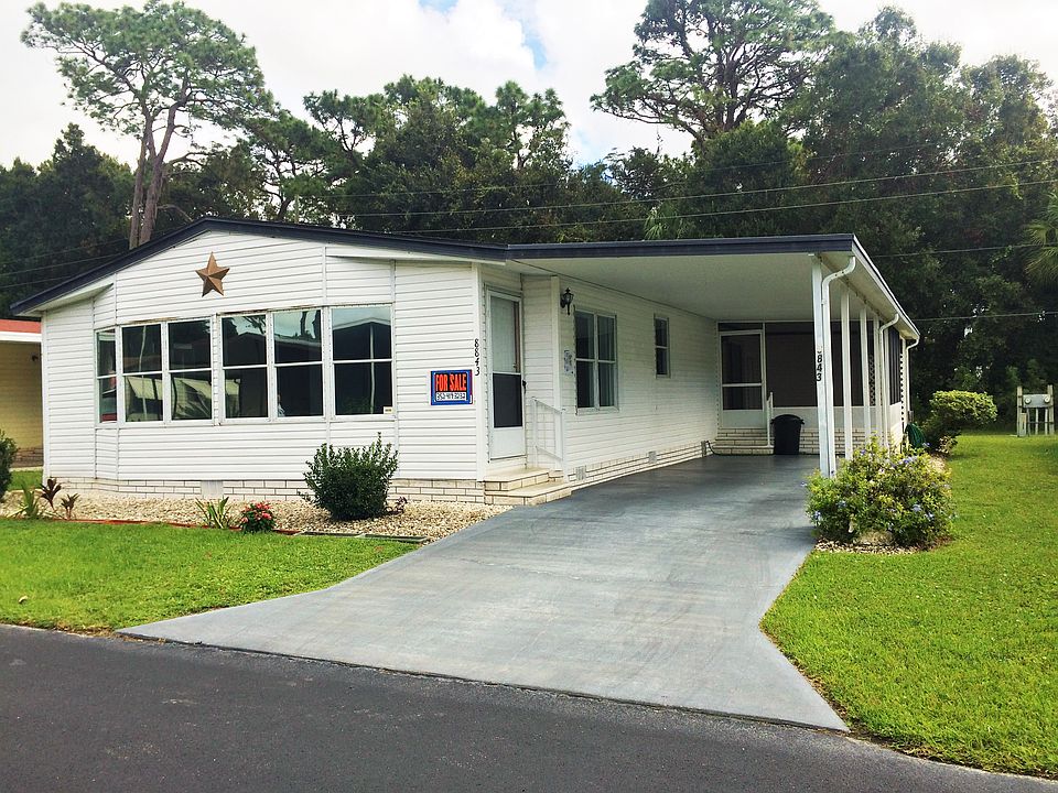 8843 W Forest View