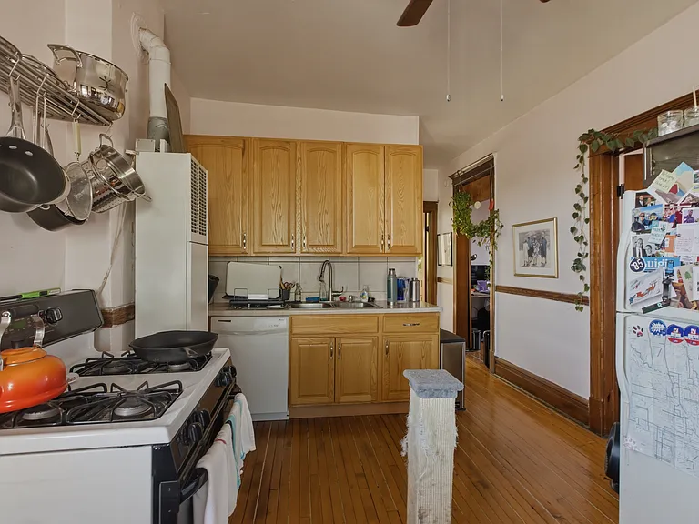 2159 N Bell Ave #3F — Photo 5