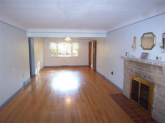 2nd image of 7017 Moorfield Dr