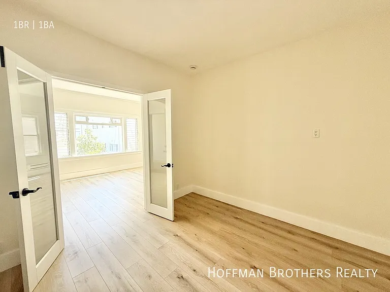 1140 E 1st St #8 — Photo 3