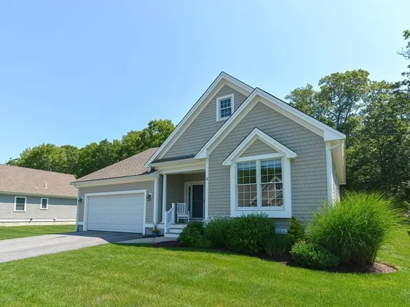 12 Crestview Dr #12, Westport, MA 02790