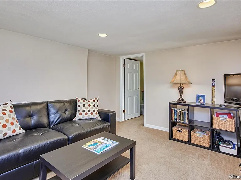 701 S Race St — Photo 16