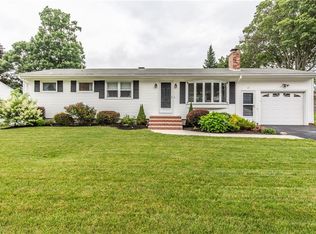 47 Rockcrest Dr, Cranston, RI 02920