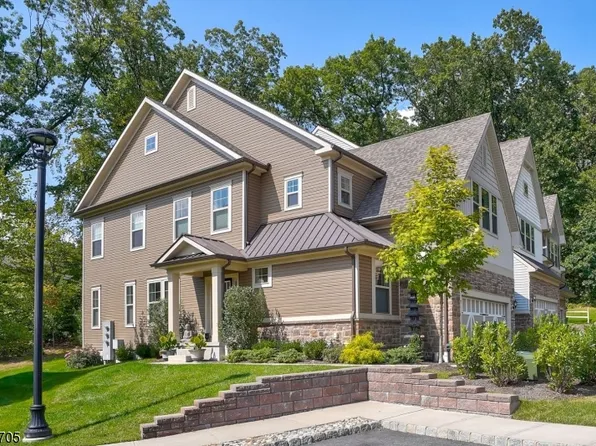 9 Lakeland Ct, Mountain Lakes Boro, NJ 07046
