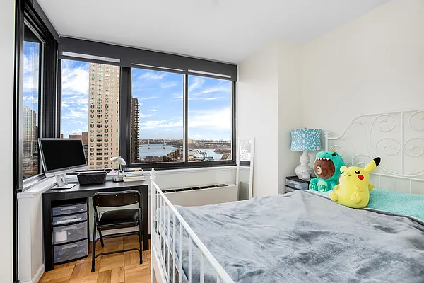 Rented by Compass | media 14