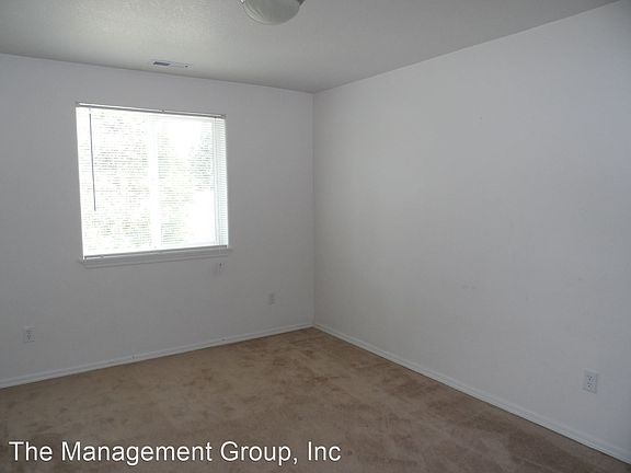 2nd image of 13724 NE 30th Cir