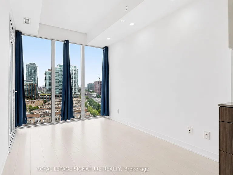 19 Western Battery Rd #1115 — Photo 5