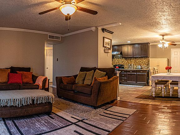 4th image of 8101 Bethany Dr